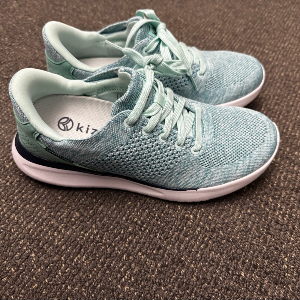 New Kizik Lima spearmint sneakers you can step into! (No bending!) size 7.5W+box
